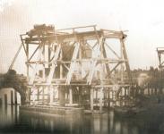 Imagine atasata: 1857 július 11. keszonozás (a vasúti híd építése).jpg